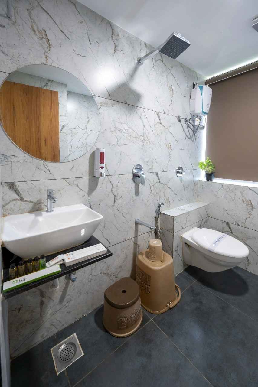 Hotel Maple Tree Prahaladnagar 6