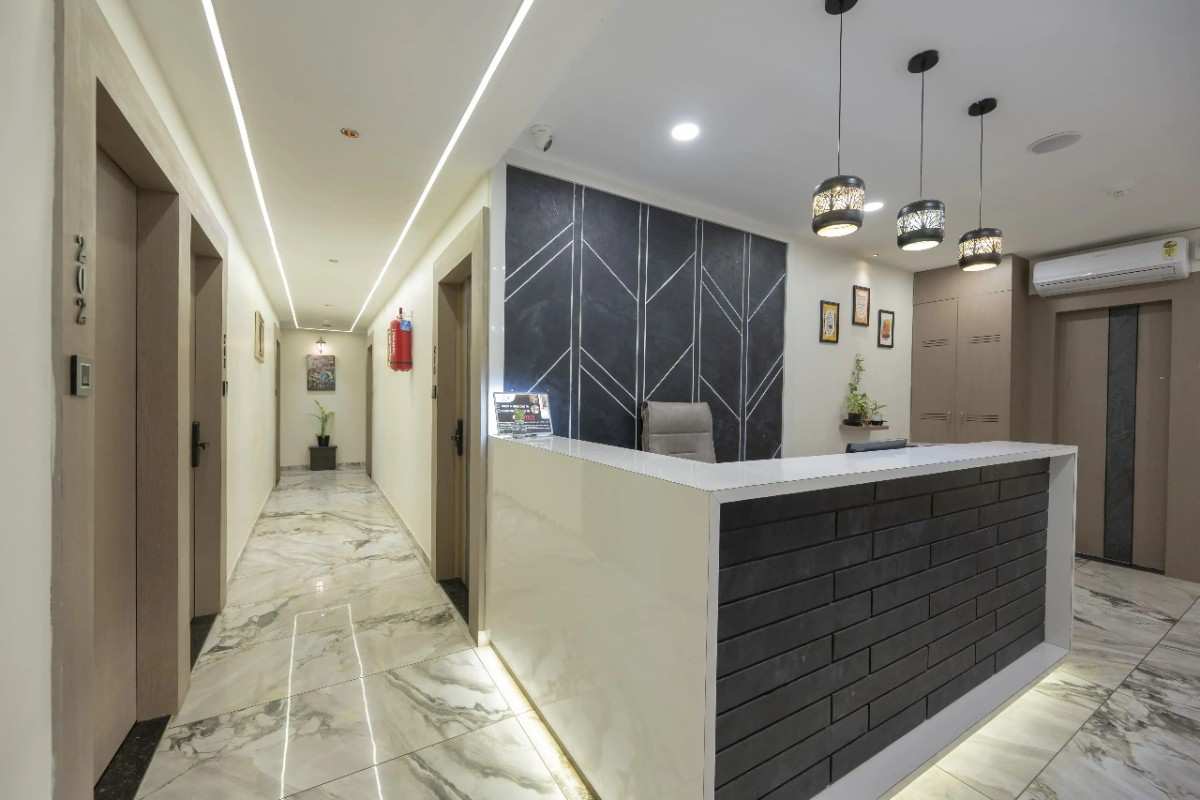 Hotel Maple Tree Prahaladnagar 7