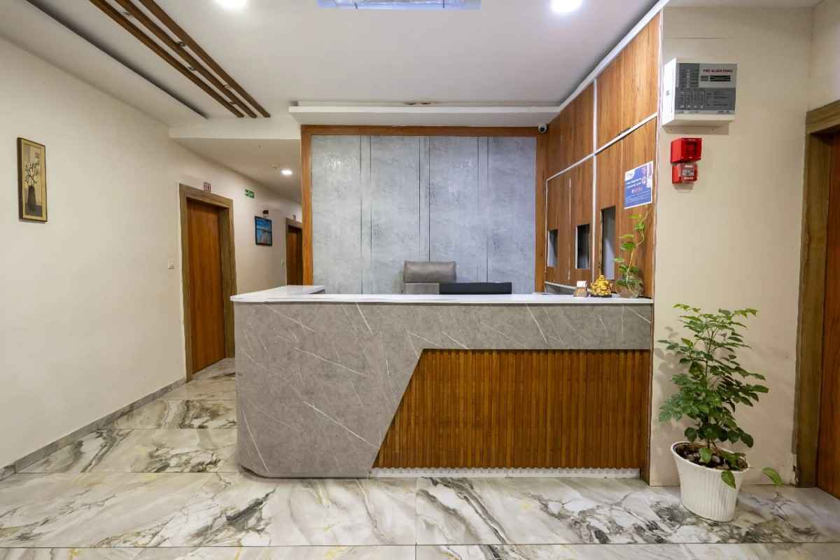 Hotel Mukund Inn S.G HIGHWAY 2