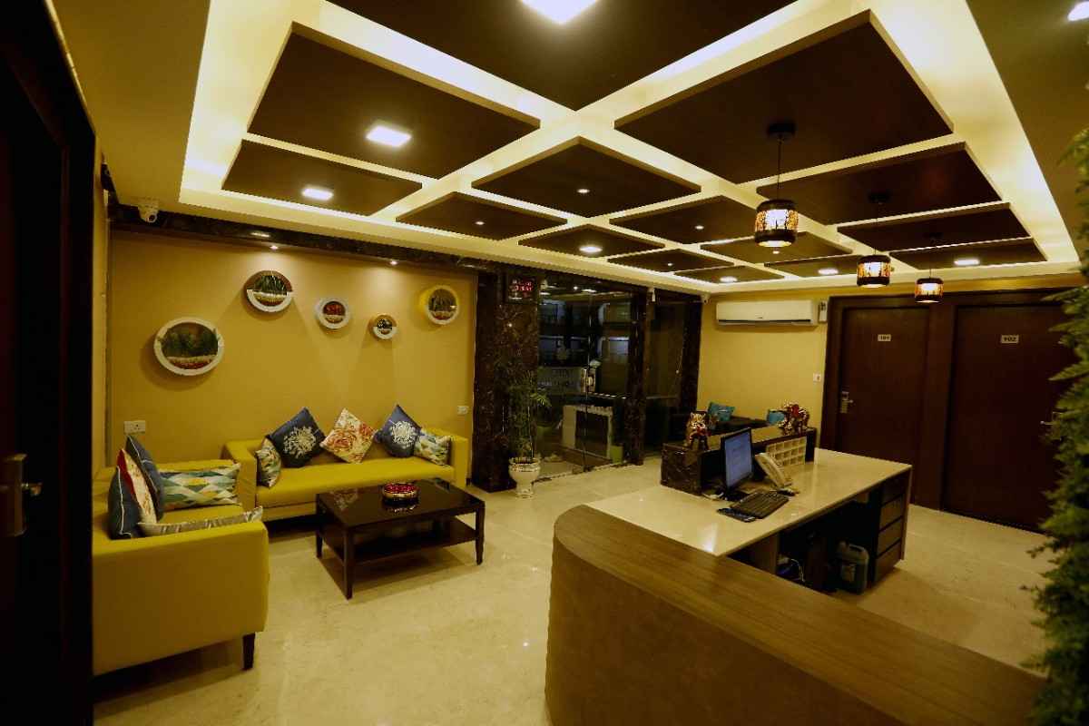 Hotel Maple Inn Ashram road 1