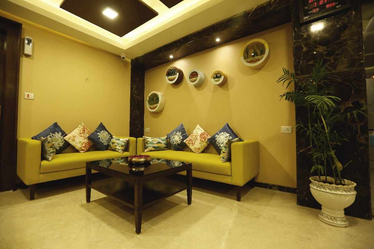 Hotel Maple Inn Ashram road 2
