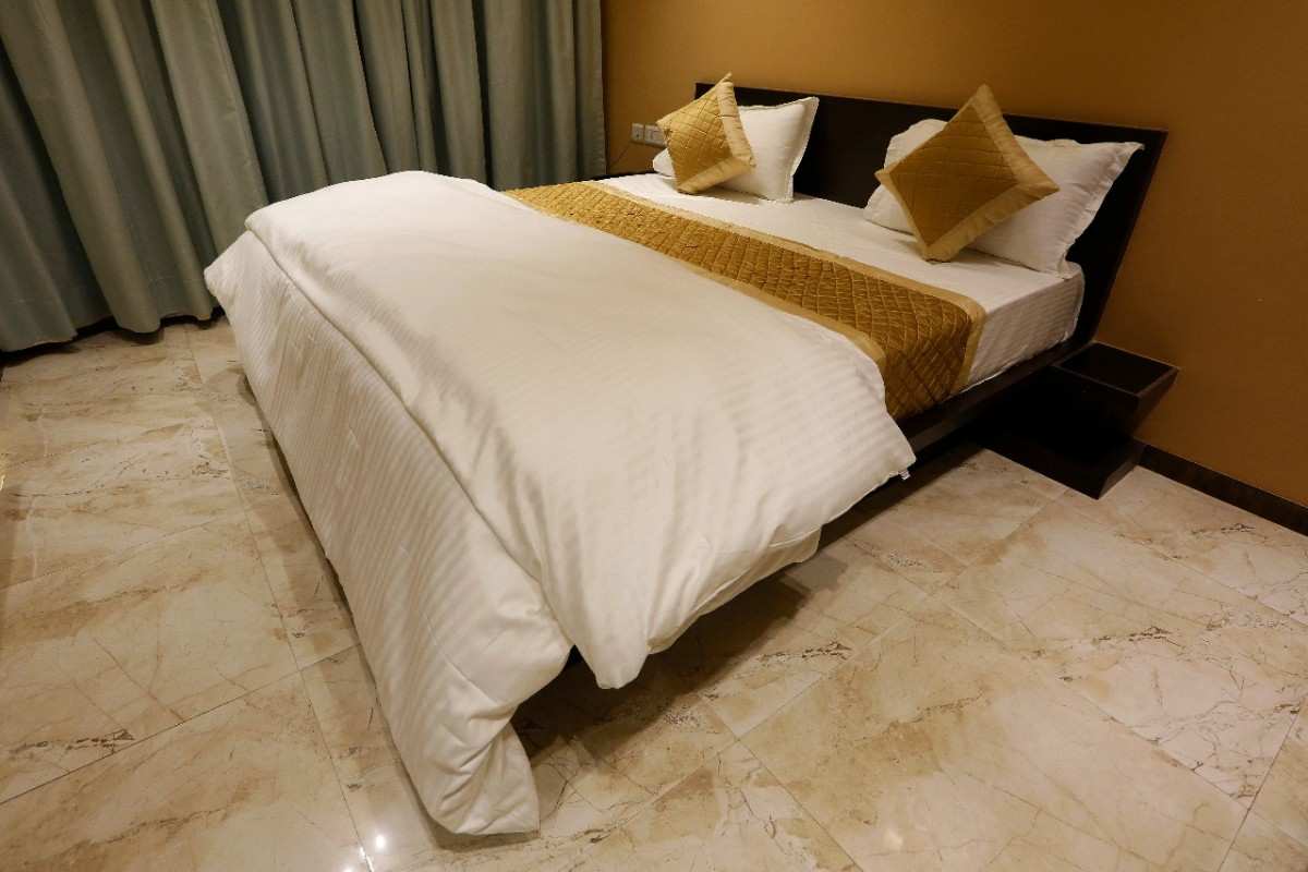 Hotel Maple Inn Ashram road 9