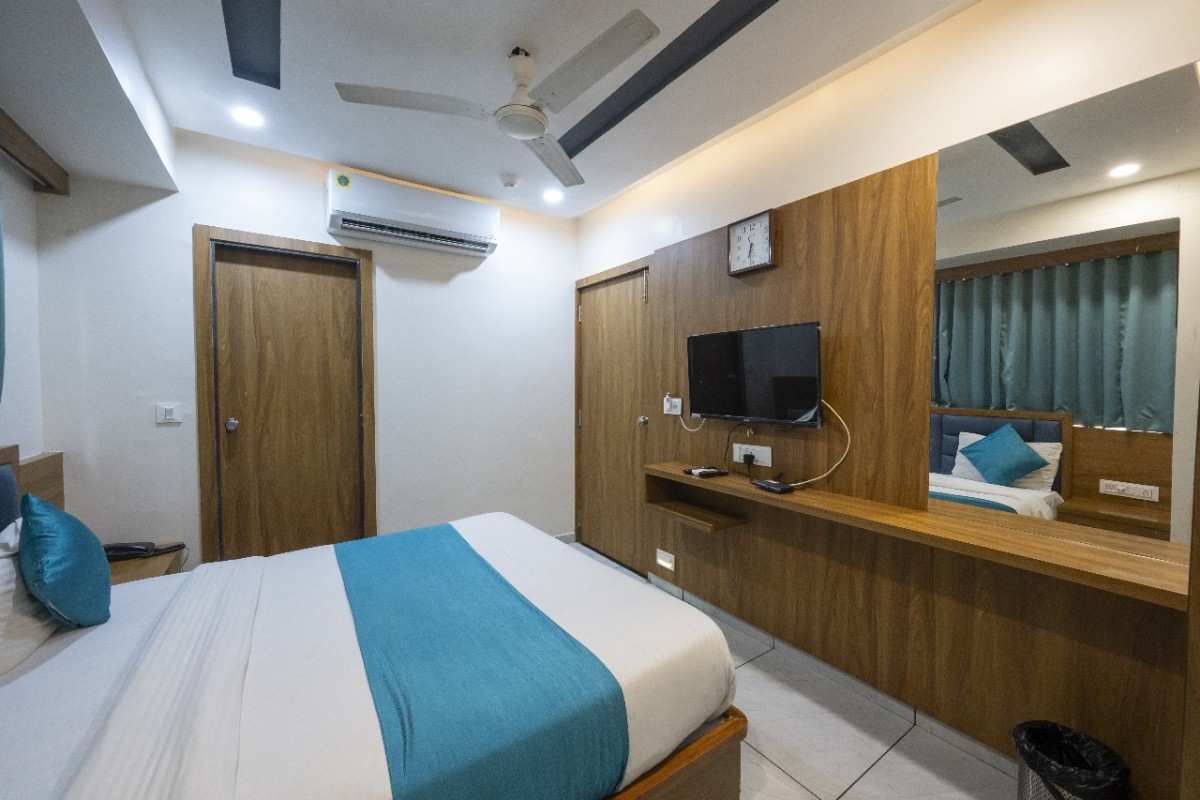 Hotel Maple 5