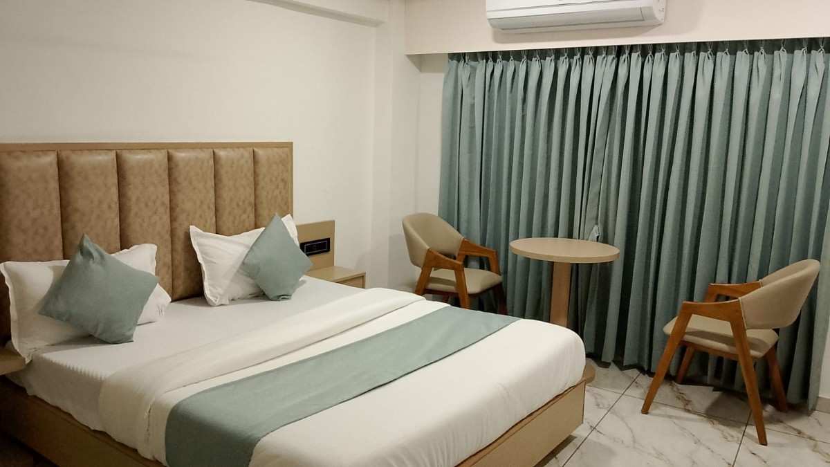 MTRIP Hotel Ellis Bridge 8