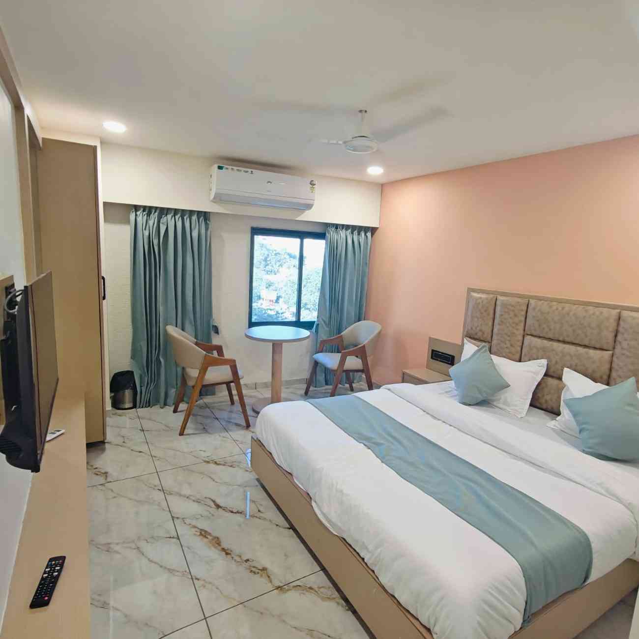 MTRIP Hotel Ellis Bridge 9