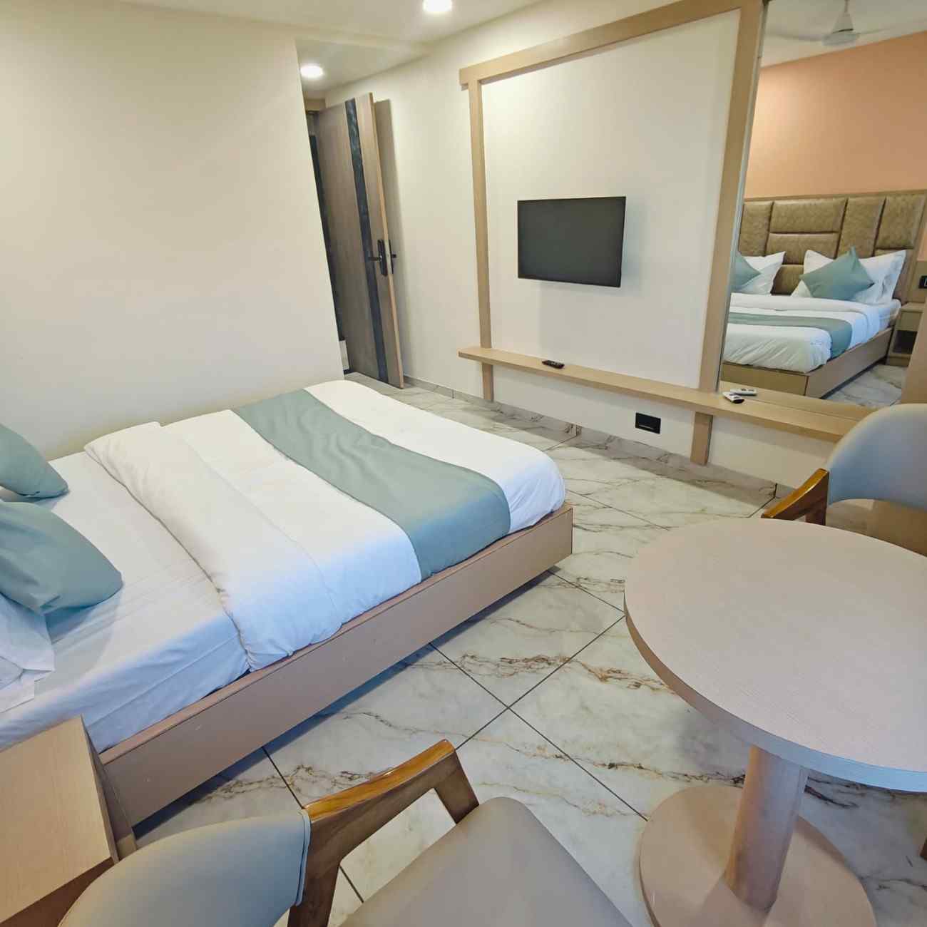 MTRIP Hotel Ellis Bridge 10