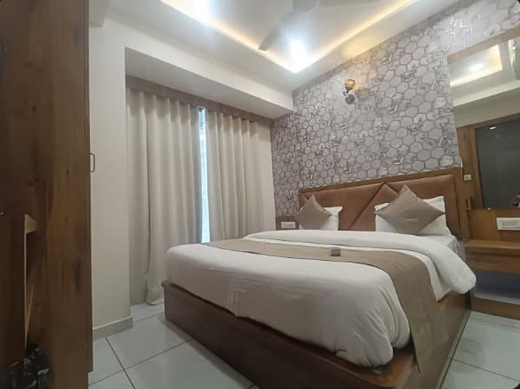 Hotel Maple Leaf